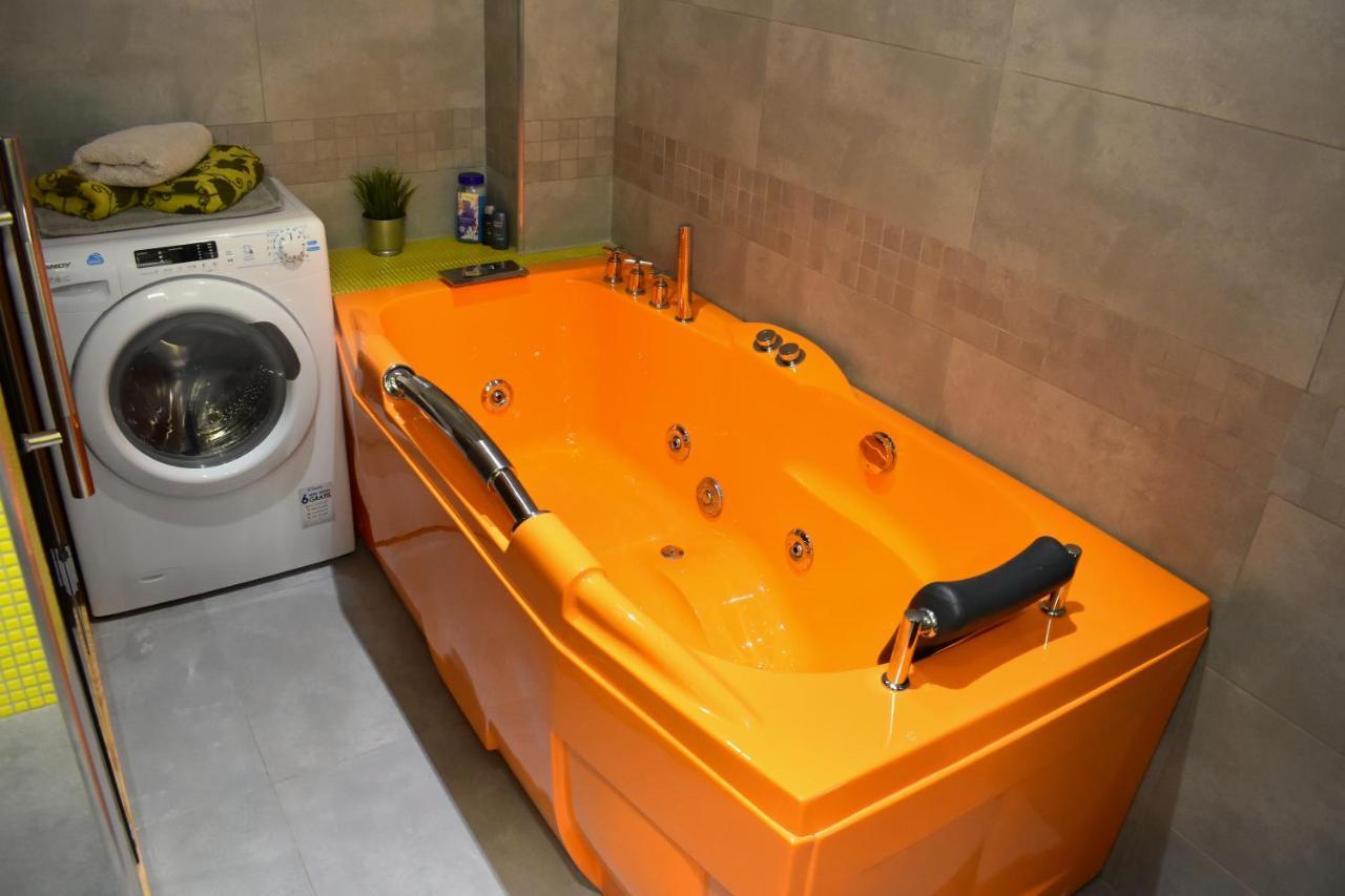 New Central Rooftop With Private Wellness, Sauna & Whirlpool Bath Praga Zewnętrze zdjęcie