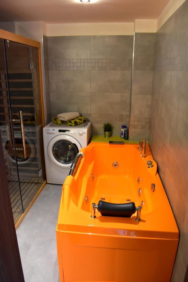 New Central Rooftop With Private Wellness, Sauna & Whirlpool Bath Praga Zewnętrze zdjęcie