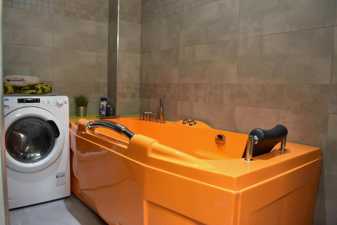 New Central Rooftop With Private Wellness, Sauna & Whirlpool Bath Praga Zewnętrze zdjęcie